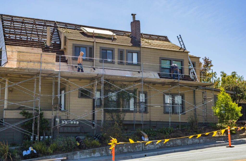 Renovate or Rebuild? What Makes More Financial Sense in Perth Right Now