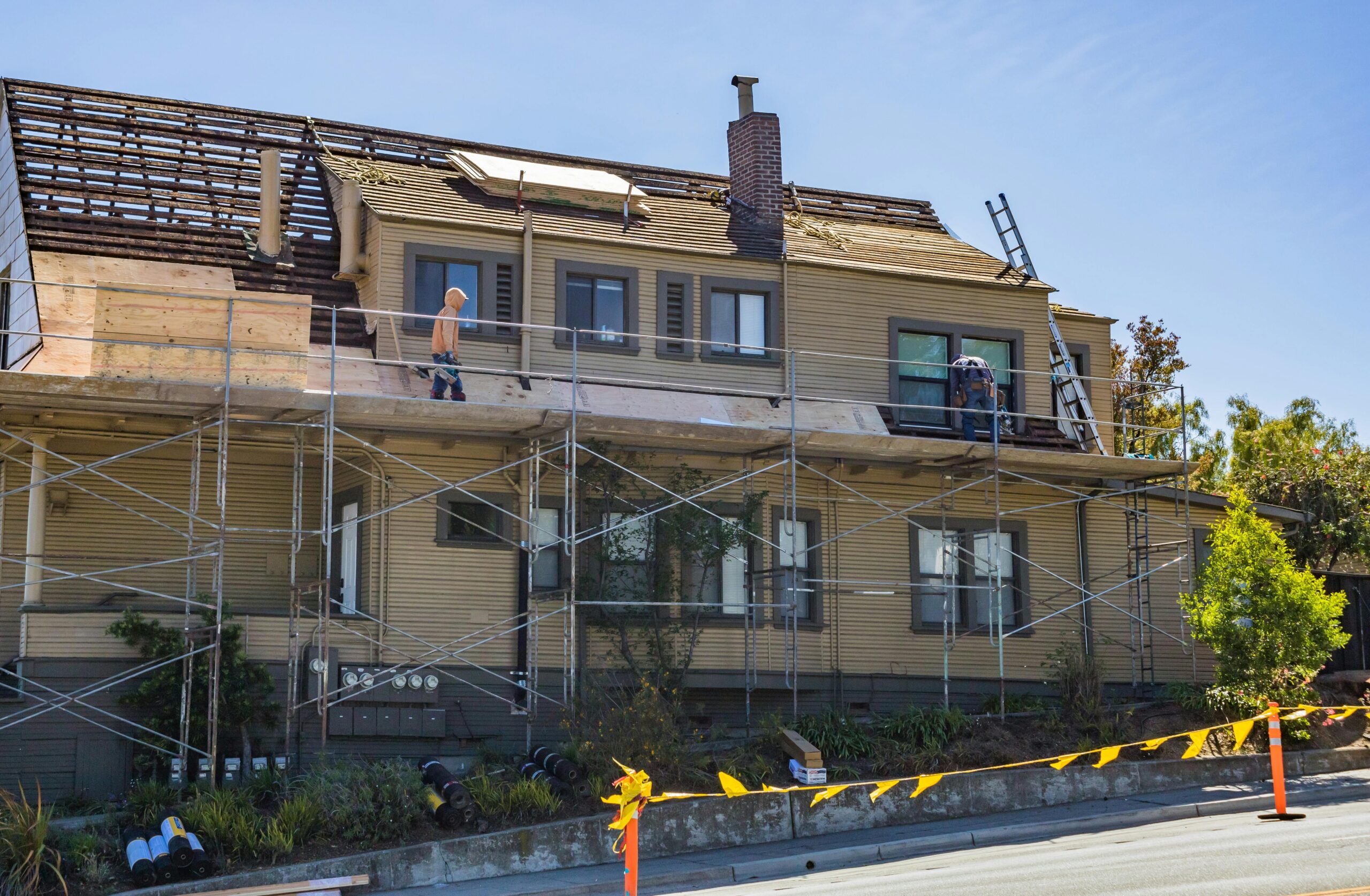 Renovate or Rebuild? What Makes More Financial Sense in Perth Right Now